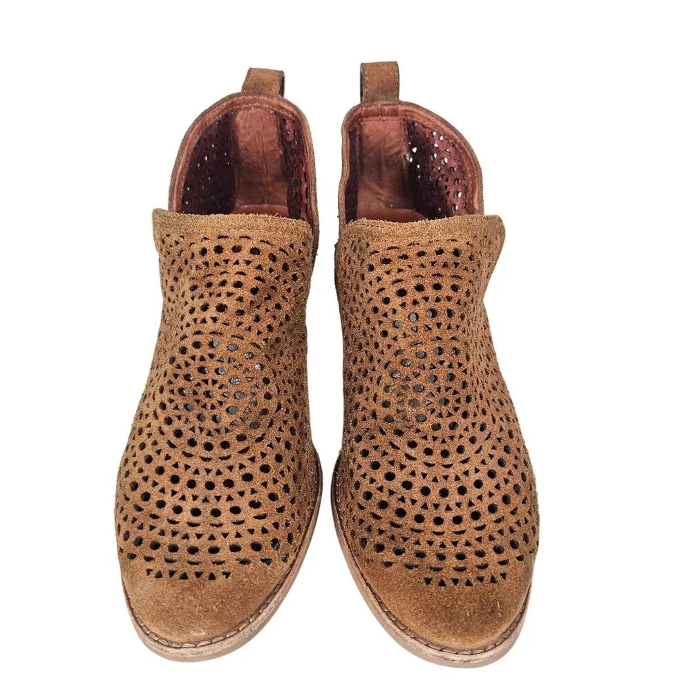 Jeffrey Campbell Rosalee Suede Perforated Ankle Booties Laser Cut Brown Size 8.5